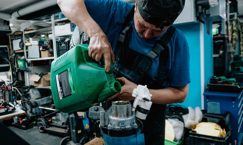 How to Store Engine Oil Properly